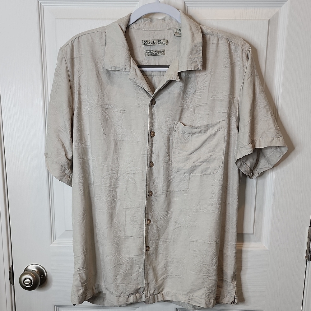 Batik Bay 100% Silk Tan Patterned Button Up Short Sleeve Shirt Men's Medium